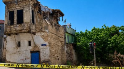 Edinilen bilgilere göre, uzun süredir kullanılmadığı öğrenilen binada henüz belirlenemeyen