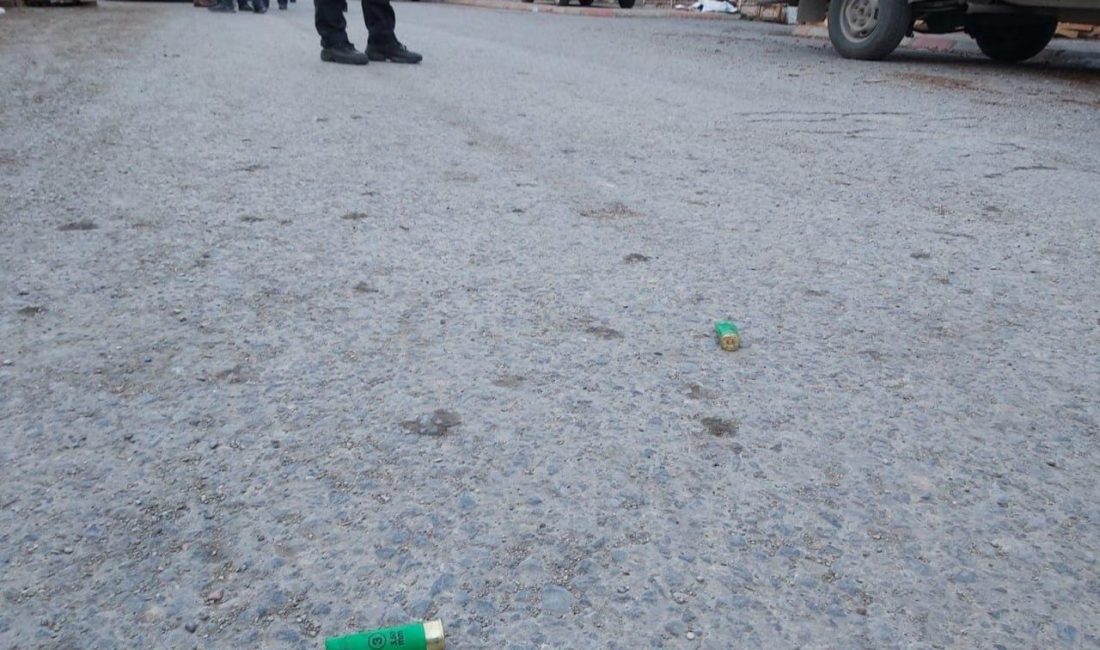Edinilen bilgilere göre, mahallede iki grup arasında henüz bilinmeyen nedenle