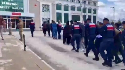 12 Mayıs tarihinde gerçekleştirilen operasyon kapsamında, para karşılığında fuhuş yaptırdıkları,