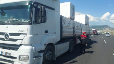 Edinilen bilgilere göre, TAG Otoyolu üzerinde seyir halinde bulunan otomobil