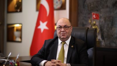 Başkan Akpınar, mesajının sonunda mazlum coğrafyalara da değinerek, bayramların barış,