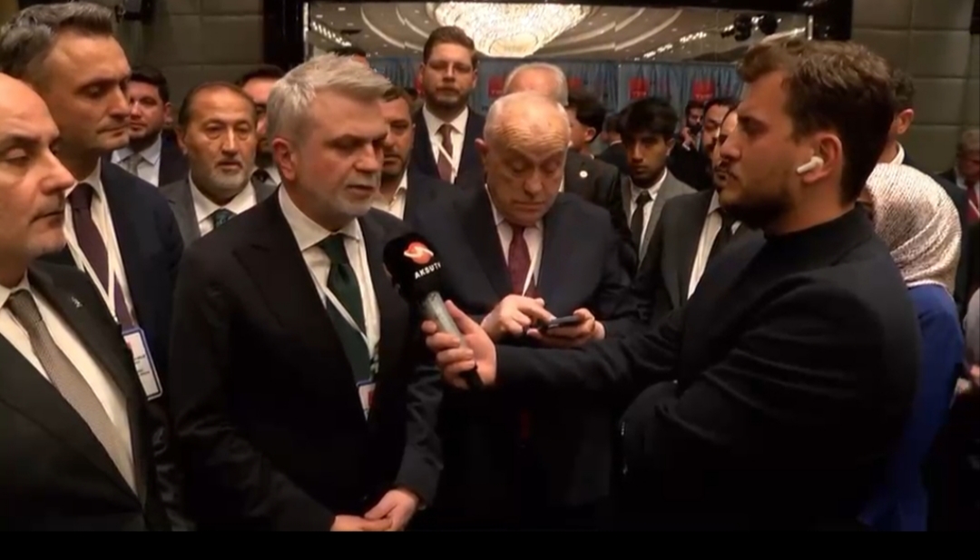 Genel kurul öncesindeki atmosferi eleştiren Görgel, toplantı sürecinde yaşananlara tepki