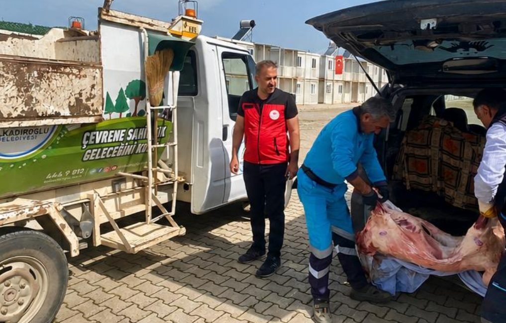 Vatandaşların güvenilir gıdaya ulaşmasını sağlamak amacıyla kent genelinde denetimlerini aralıksız