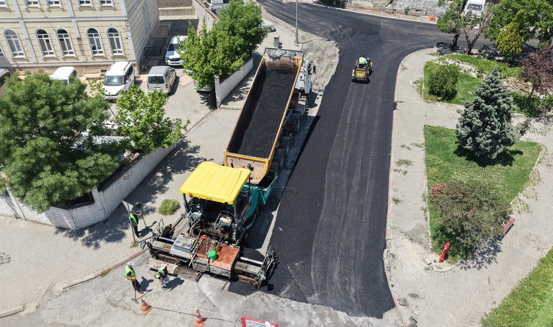 Üstyapı çalışmaları kapsamında ekiplerin çalışma gerçekleştirdiği adreslerden biri de Yavuz