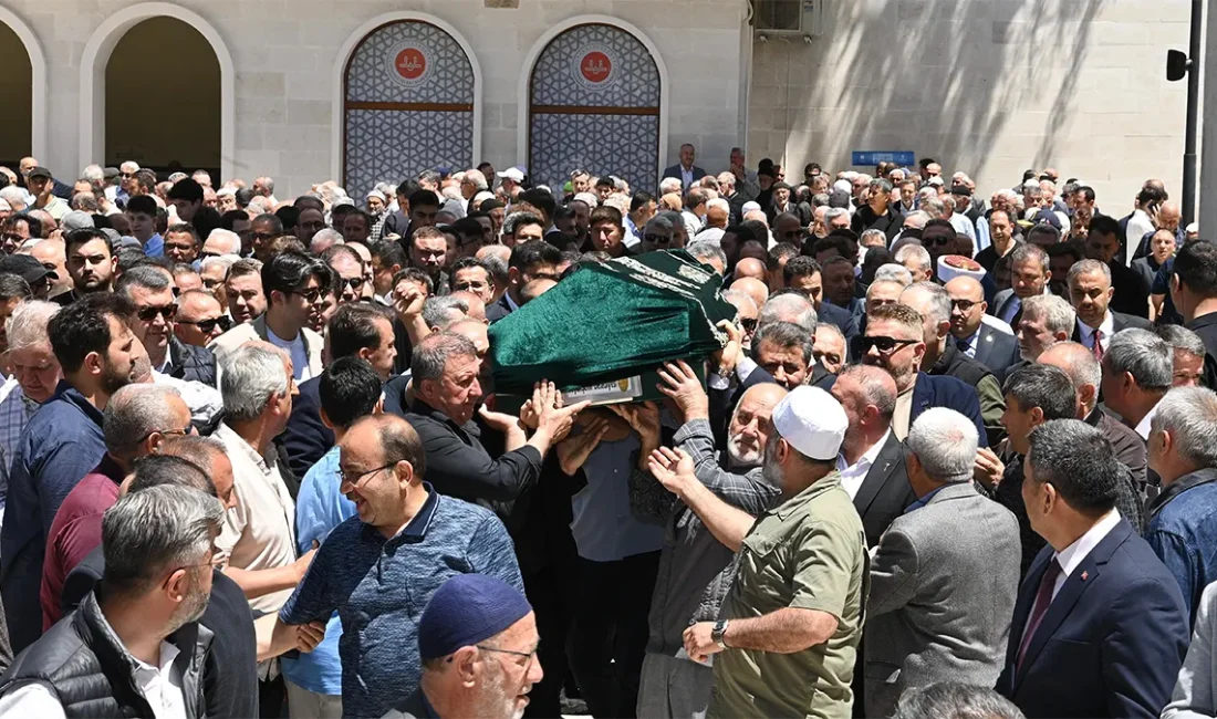 Başkan Görgel, Hacı Ali Özal’ın Cenaze Törenine Katıldı Kahramanmaraş’ın önemli isimlerinden biri olarak hafızalarda yer edinen Hacı Ali