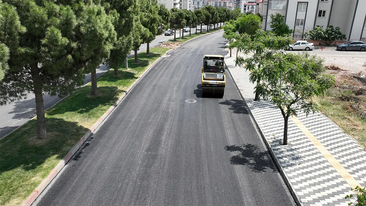 Büyükşehir, Ahır Dağı Caddesi’nde Asfalt Mesaisini Sürdürüyor 1 buyuksehir ahir dagi caddesinde asfalt mesaisini surduruyor
