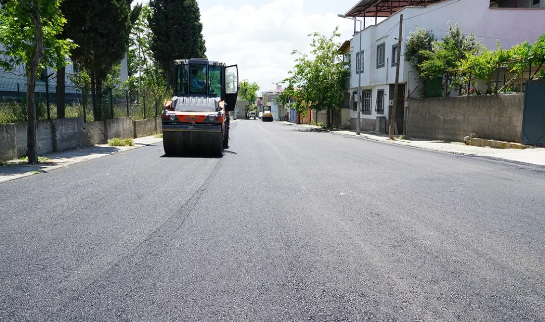 Büyükşehir, Yavuz Selim Mahallesi’nde 3 Arteri Daha Sıcak Asfaltla Buluşturuyor Yol Yapım, Bakım ve Onarım Dairesi Başkanlığı koordinesinde yürütülen çalışmalar