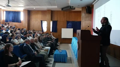 Öğrencilere sıfır atık uygulamalarının günlük yaşamda nasıl uygulanabileceğine ilişkin bilgiler