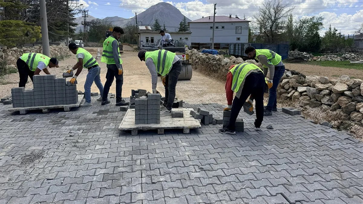 elbistanda igde mahallesinin yollari yenileniyor