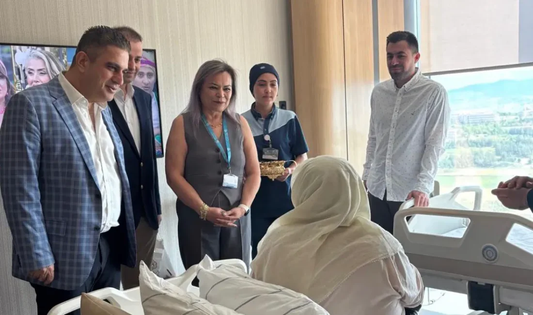 Kurban Bayramı kapsamında gerçekleştirilen ziyaret programında hastane servislerini gezen hastane