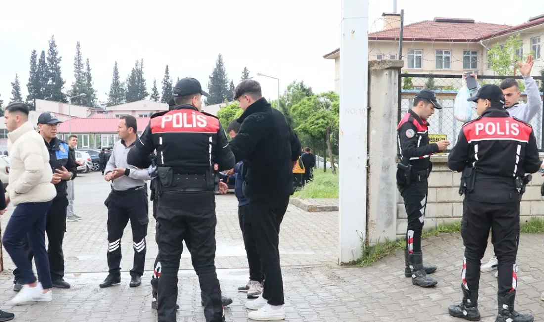 Öğrencilerin güvenliğini sağlamak amacıyla yürütülen çalışmalar kapsamında, özellikle okul giriş-çıkış