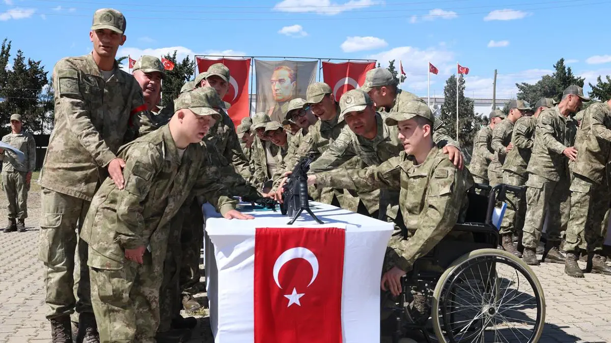 kahramanmarasta duygulandiran toren ozel bireyler askerlik heyecani yasadi