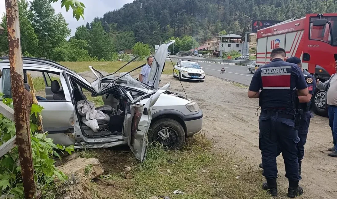 Kahramanmaraş’ta Otomobil Elektrik Direğine Çarptı: 1 Yaralı Edinilen bilgilere göre, sürücüsünün kontrolünü kaybettiği otomobil yol kenarındaki elektrik