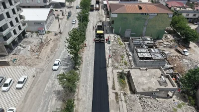Kahramanmaraş Büyükşehir Belediyesi, Dulkadiroğlu’nda ulaşım altyapısını güçlendirmek için asfalt çalışmalarını