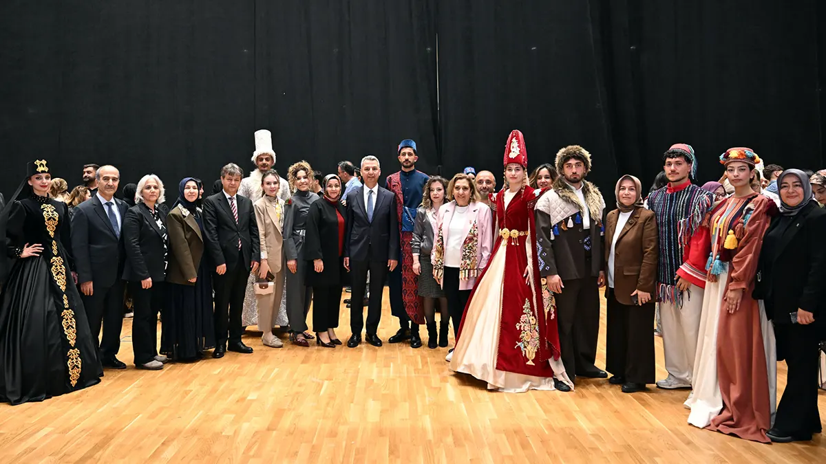 KSÜ’de Anadolu Kültürü Giysi Sunumuyla Sahneye Taşındı 1 ksude anadolu kulturu giysi sunumuyla sahneye tasindi