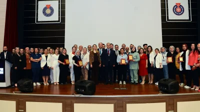 Programın açılış konuşmasını yapan Başhemşire Serap Koca, hemşirelik mesleğinin sağlık