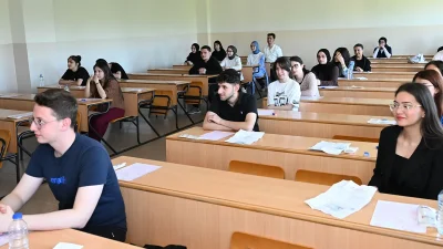 Deneme sınavının gerçekleştirildiği fakülte ve sınav salonları ziyaret eden Kahramanmaraş