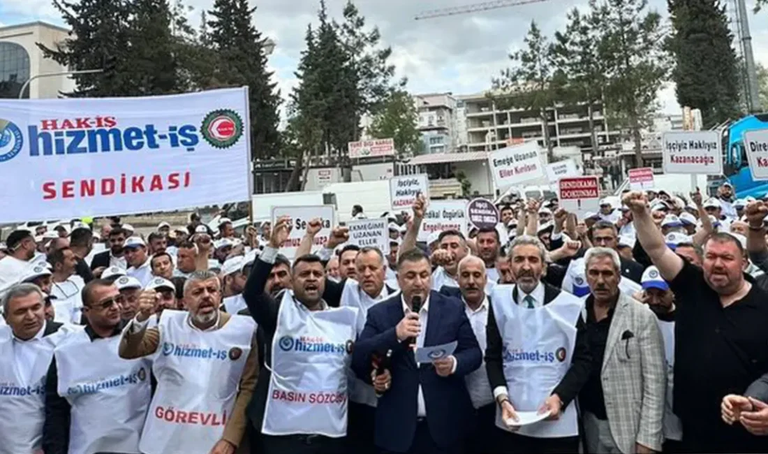 Pazarcık Belediyesi Önünde Sert Tepki: “Emekçiye Baskıyı Kabul Etmiyoruz” Pazarcık Belediyesi’nde çalışan işçilere yönelik baskı ve mobbing iddiaları gündeme