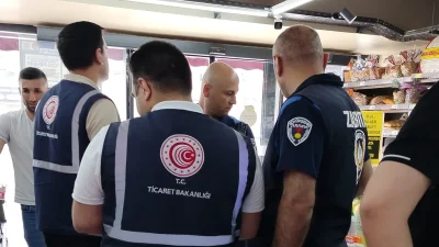 Ekipler, özellikle bayram alışverişlerinin yoğunlaştığı pastane, kafe ve marketlerde hijyen