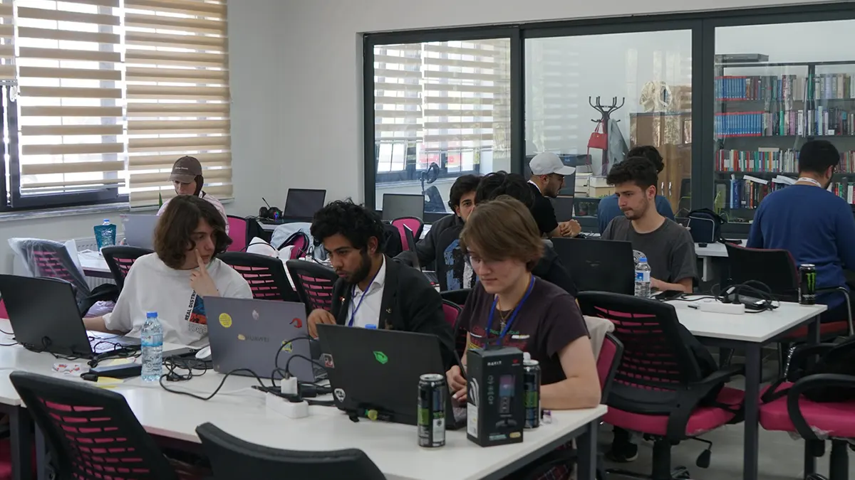 pusula maras oyun dunyasinin genc yeteneklerini bir araya getirdi game jam basladi