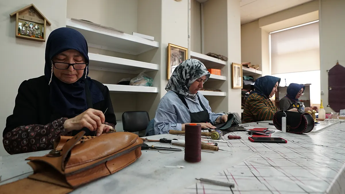 sanattan meslek edinmeye kamek kurslari hayatlara dokunuyor