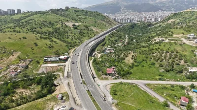 Büyükşehir Belediyesi, şehir genelinde ulaşım altyapısını daha güvenli ve konforlu
