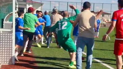Türkoğlu İlçe Stadı’nda oynanan mücadelede, sezon boyunca liderliğini koruyan Beyoğlu