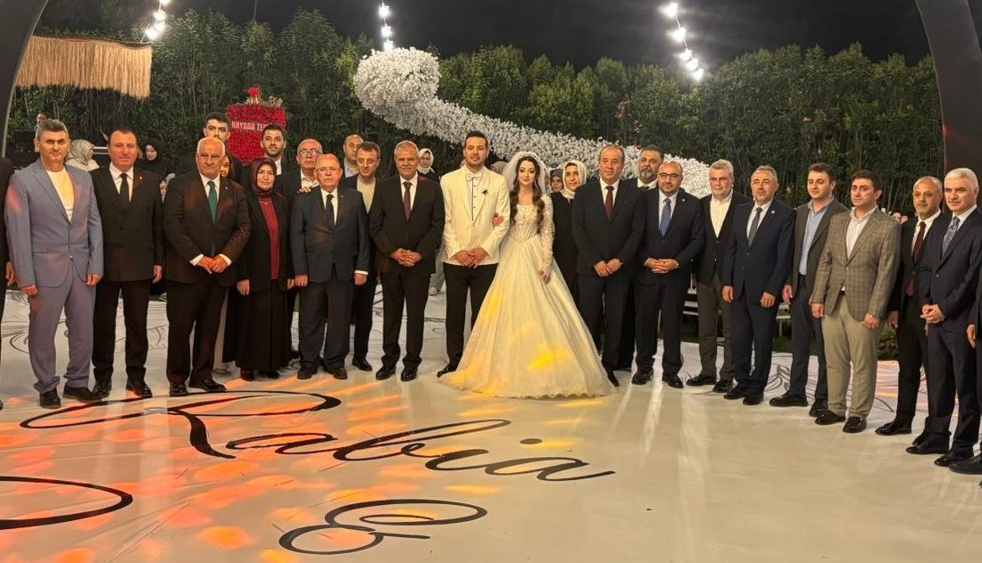 Yoğun katılımla gerçekleştirilen düğün töreni, adeta Kahramanmaraş’ın önde gelen isimlerini