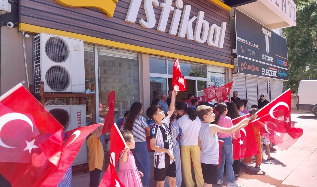 Çocuklarımız bizim geleceğimiz ve en büyük zenginliğimizdir. Karnelerini alarak emeklerinin