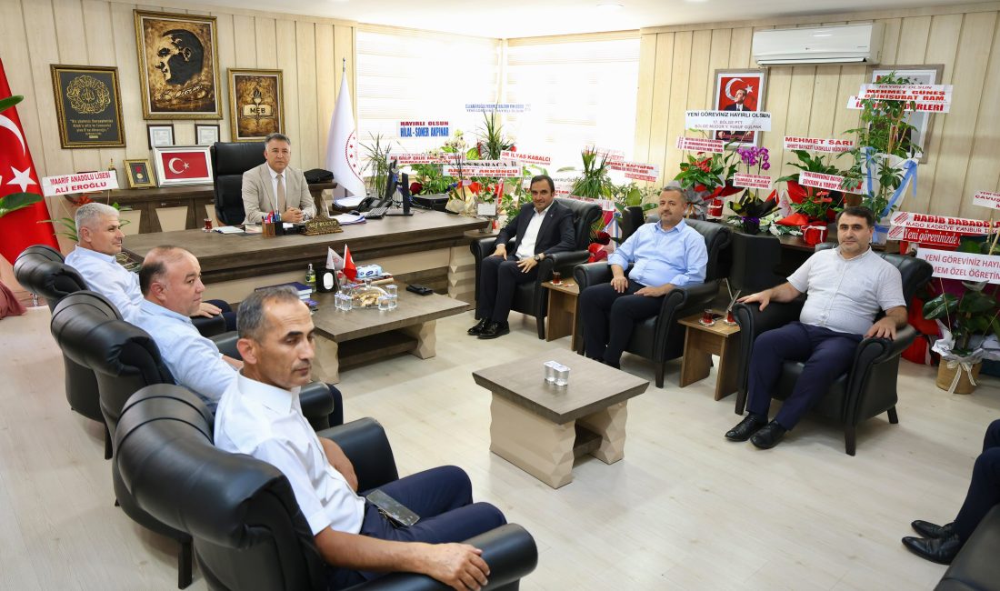 Gerçekleştirilen ziyaretlere Eğitim-Bir-Sen Kahramanmaraş Şube Başkanı Mehmet Çetin'in yanı sıra