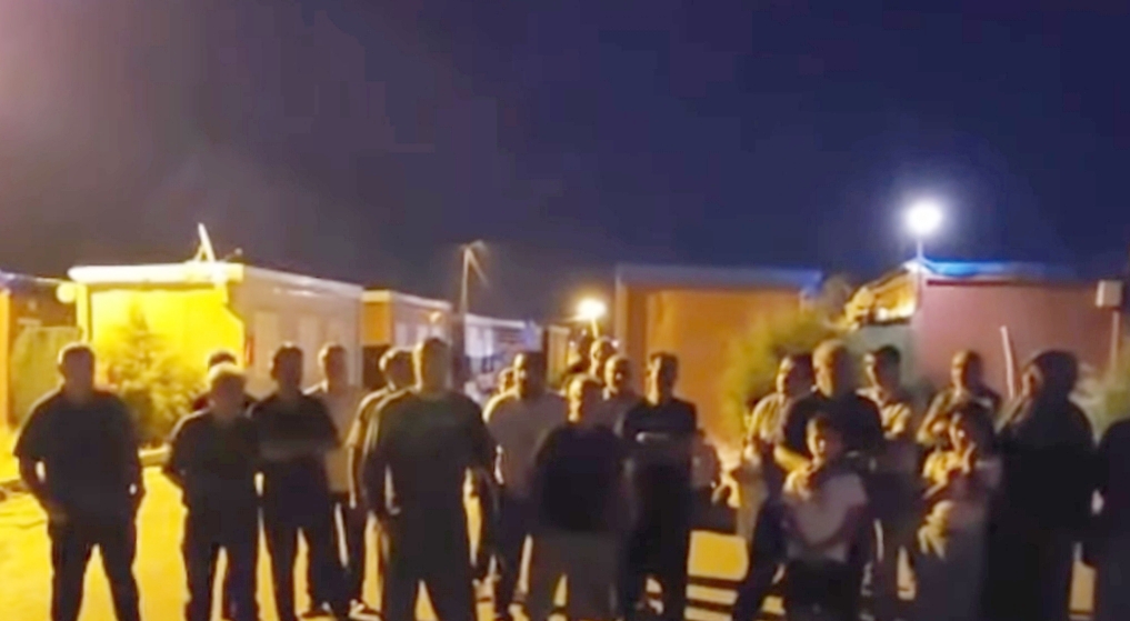 NFK Şehir Hastanesi Konteyner Kent Sakinlerinden Yetkililere Çağrı Konteyner kent sakinleri, kendilerine 10 Temmuz tarihine kadar konteynerleri boşaltmaları