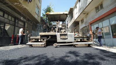 Kahramanmaraş Büyükşehir Belediyesi, şehir genelinde sürdürdüğü asfalt seferberliği kapsamında ulaşım