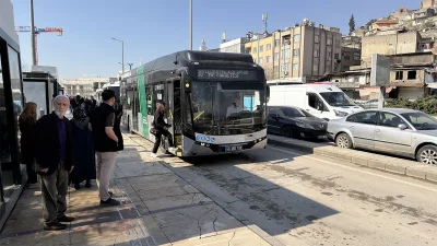 Bayram Süresince 18 Bin 900 Kişi Ücretsiz Yolculuk Yaptı Bayram boyunca şehir içi ulaşımda vatandaşlara ekonomik ve konforlu bir