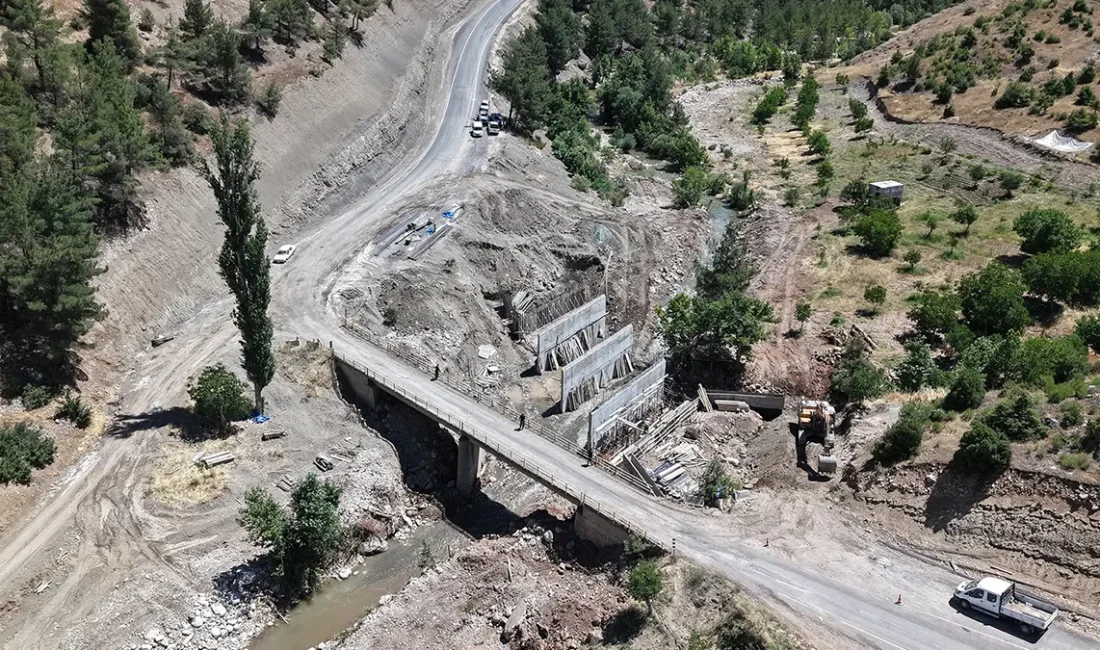 1983 yılında hizmete alınan mevcut köprü, aradan geçen yaklaşık 43