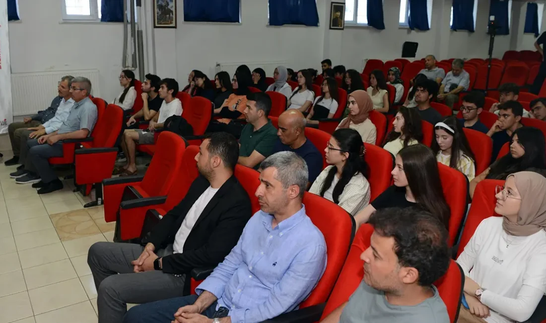 Bilim Kafe’de Geleceğin Meslekleri ve Yapay Zekâ Konuşuldu Çukurova Elektrik Anadolu Lisesi Konferans Salonu’nda düzenlenen programa KSÜ Genel