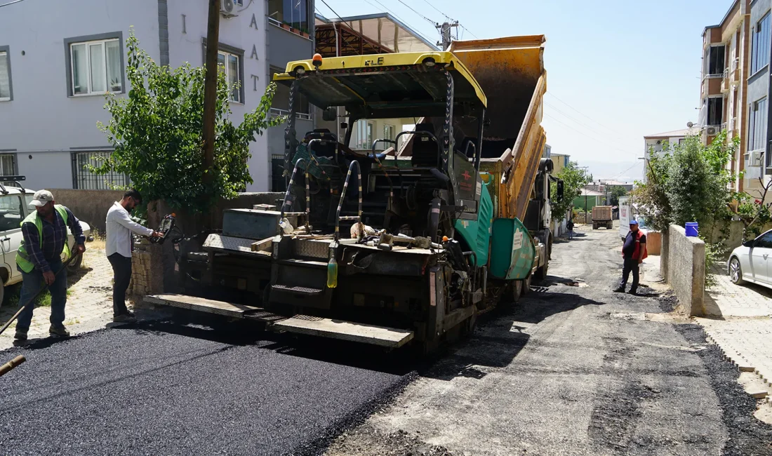 Büyükşehir, Aslanbey Mahallesi’nde Asfalt Mesaisine Başladı Ekipler, Aslanbey Mahallesi’nde 7070, 7064, 7066 ve 7068. sokaklarda çalışmalarını
