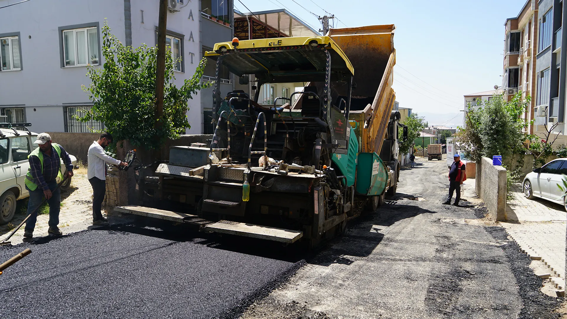Büyükşehir, Aslanbey Mahallesi’nde Asfalt Mesaisine Başladı 1 buyuksehir aslanbey mahallesinde asfalt mesaisine basladi