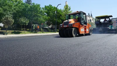 Çevre düzenlemeleriyle bölgenin görünümü iyileştirilirken, modern aydınlatma elemanlarının montajı da