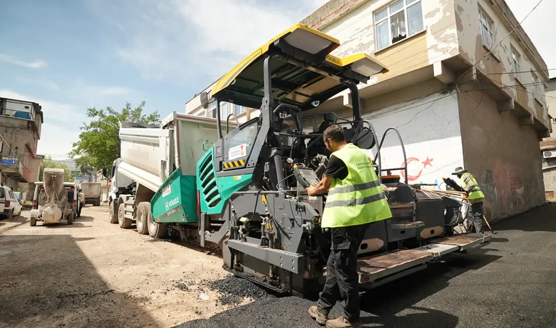 Büyükşehir’den Yeni Haftada 17 Noktada Asfalt Mesaisi Yol Yapım, Bakım ve Onarım Dairesi Başkanlığı koordinesinde yürütülen çalışmalar