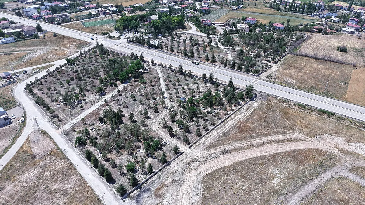 elbistandaki mahalle mezarligina kapsamli hizmet