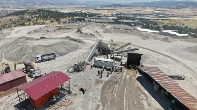 Büyükşehir Belediyesinde gerçekleştirilen toplantıda, Kahramanmaraş’ın deprem sonrasında yürüttüğü iyileştirme ve