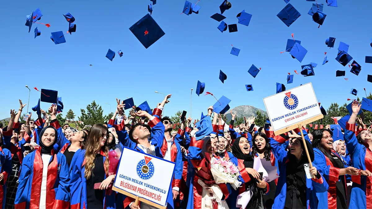 goksunda mezuniyet coskusu yasandi