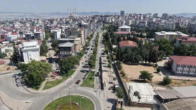 Yürüttüğümüz asfaltlama çalışmalarıyla, altyapı süreçlerinden etkilenen yol yüzeylerini yeniden düzenleyerek