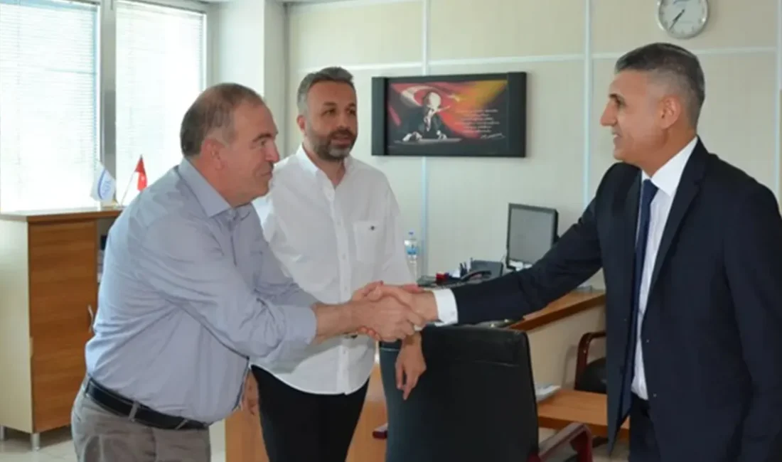Kahramanmaraş SGK İl Müdürlüğü’nde Bayramlaşma Programı Düzenlendi Kahramanmaraş Sosyal Güvenlik İl Müdürü Hüseyin Karaoğlan, kurum birimlerini tek