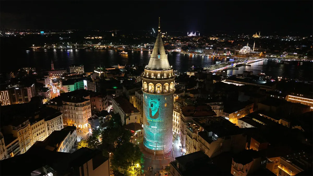 Kahramanmaraş’ın “Edebiyat” Işığı Galata Kulesi’ne Yansıdı 1 kahramanmarasin edebiyat isigi galata kulesine yansidi