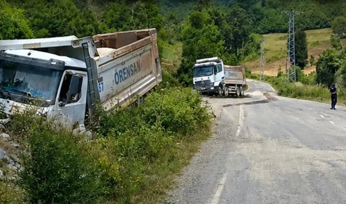 Kahramanmaraş’ta iki kamyon çarpıştı: 2 yaralı Kaza, Efirağzı Mahallesi yakınlarında meydana geldi. Edinilen bilgilere göre, sürücülerinin
