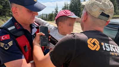 İhbarın ardından bölgeye sevk edilen asayiş ekipleri ile mahalle sakinleri