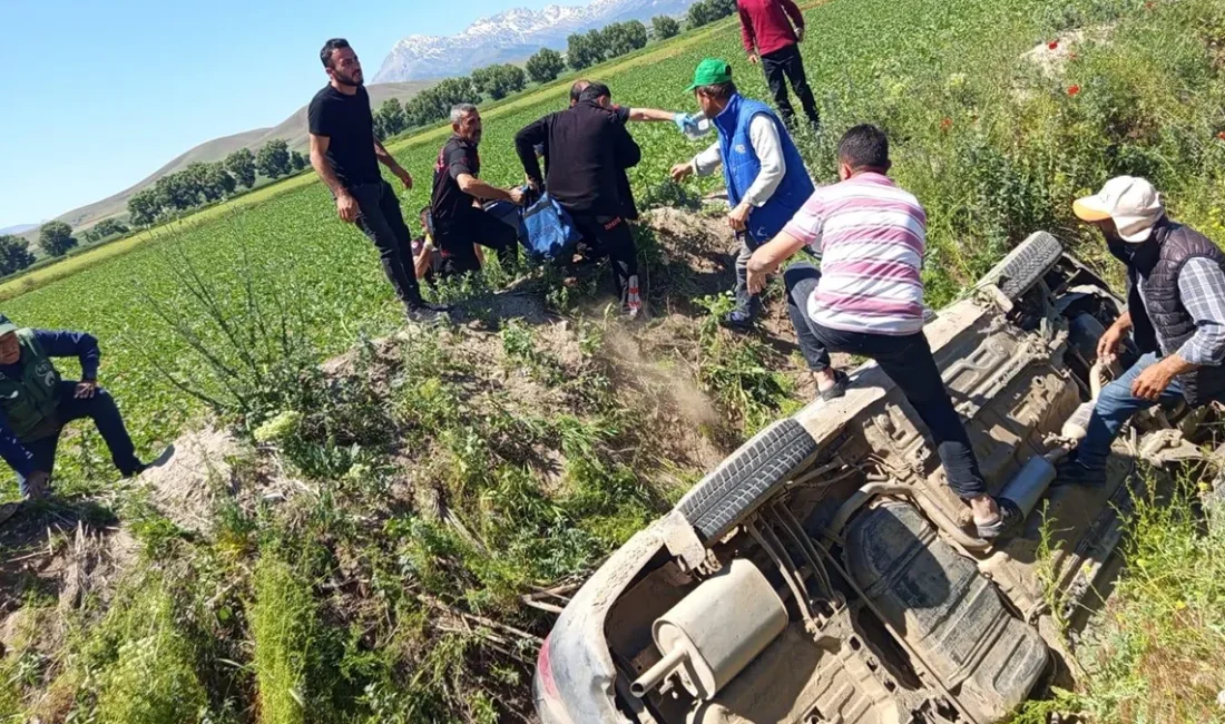Kahramanmaraş’ta Otomobil Sulama Kanalına Uçtu: 4 Yaralı Edinilen bilgilere göre, Elbistan ilçesine bağlı İğde Mahallesi’nde seyir halindeki