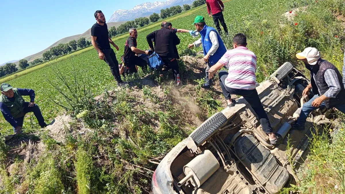 Kahramanmaraş’ta Otomobil Sulama Kanalına Uçtu: 4 Yaralı 1 kahramanmarasta otomobil sulama kanalina uctu yarali