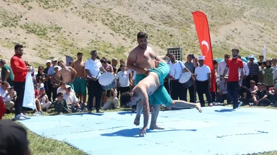 Sabah saatlerinden itibaren alana gelen vatandaşlar, gün boyunca birbirinden farklı
